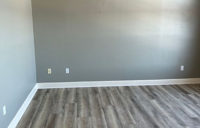 Spacious Condo with Private Balcony & Carport in Greenwood Village/DTC