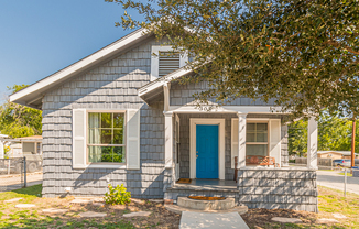303 W LUBBOCK ST