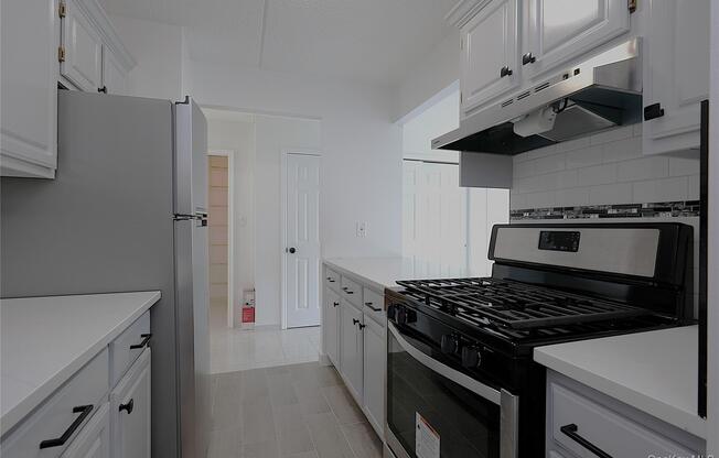 486 CENTRAL AVE