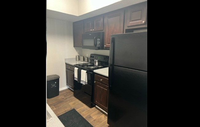 2 beds, 1 bath, 980 sqft, $1,230, Unit 1813