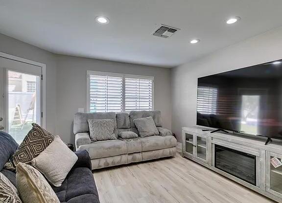 2101 DIAMOND BAR DR