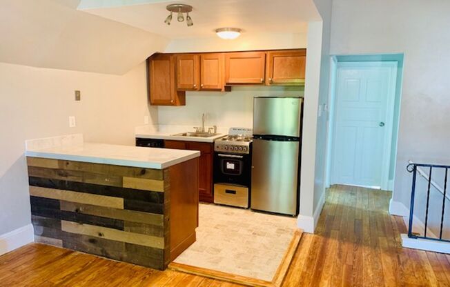 211 S Saint Clair