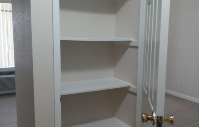 1 bed, 1 bath, 620 sqft, $1,200, Unit 3220 E
