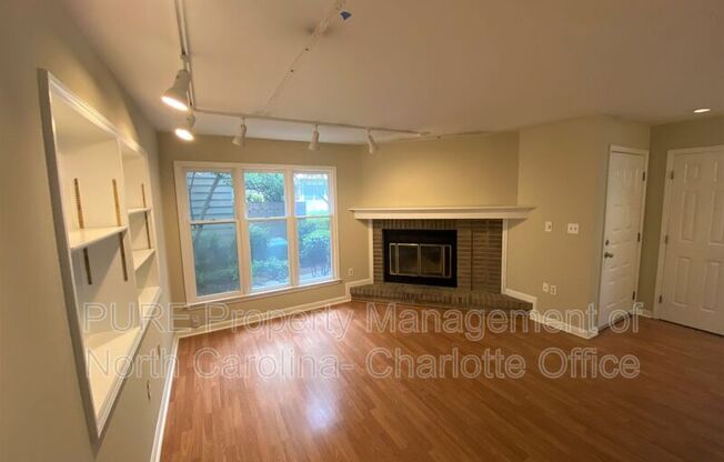 415 W 8 ST