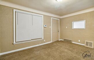 3 beds, 1 bath, $1,200