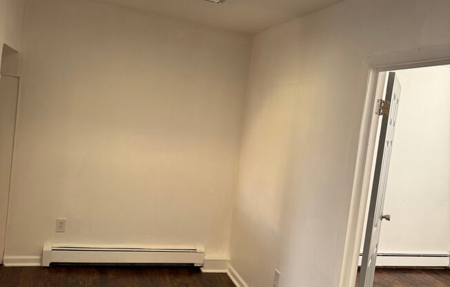 424 E GIRARD AVE