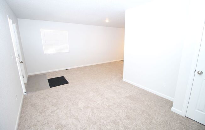 Brand new 3bdr 3bath duplex walking distance to Downtown Colorado Springs