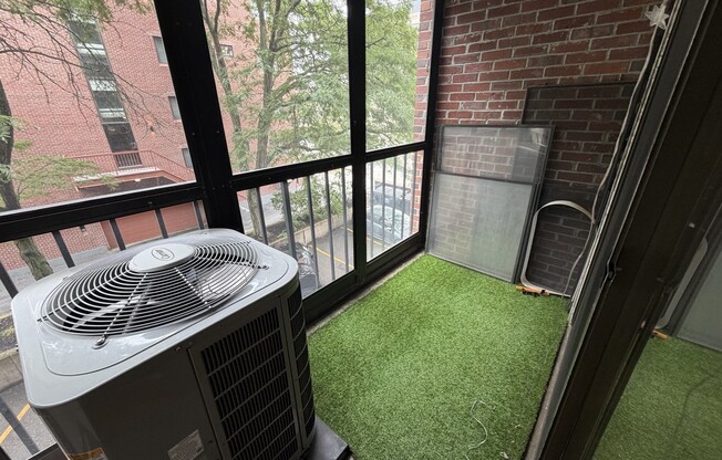 2 beds, 2 baths, 900 sqft, $3,300, Unit 3E