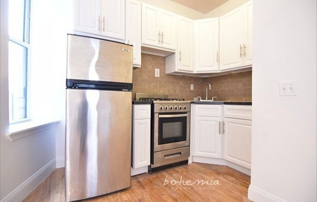 376 W 127 ST