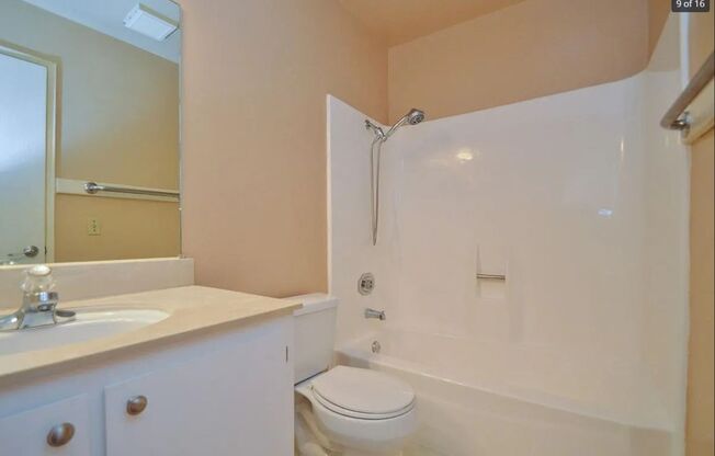 $2,790 - GORGEOUS TWO BEDROOM CENTRAL FREMONT FIRST FLOOR CONDO