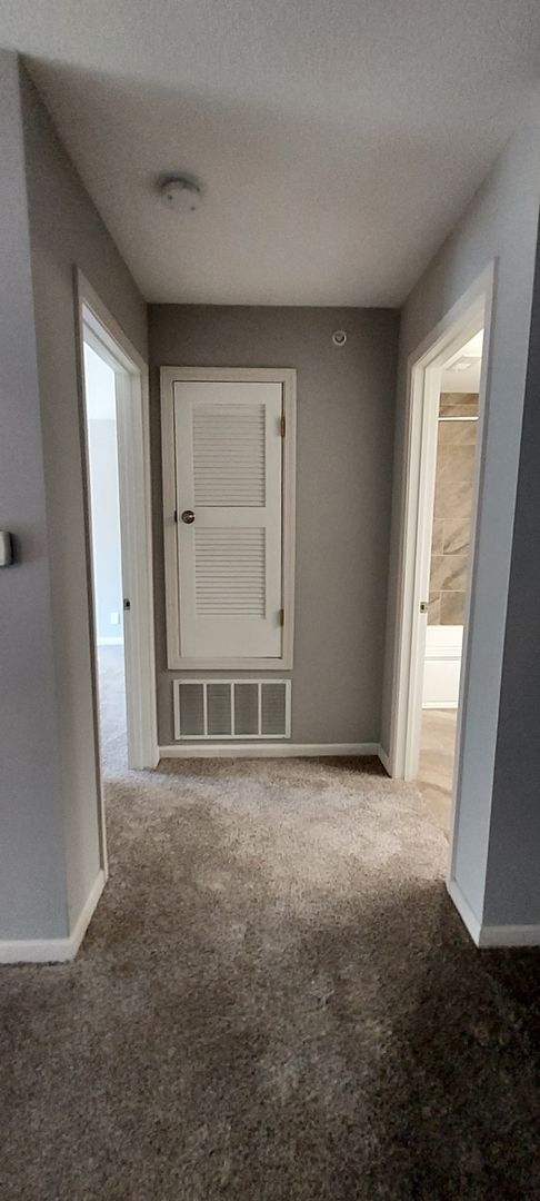 2 beds, 2 baths, 1,142 sqft, $1,360, Unit 31-202