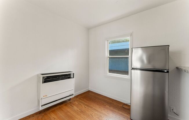 Studio, 1 bath, 400 sqft, $2,250, Unit 11