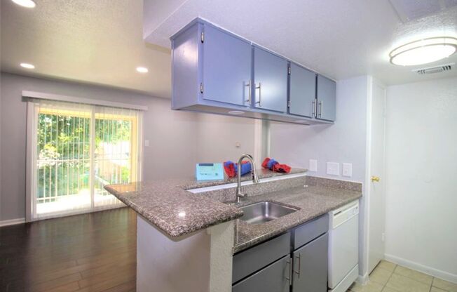 1 bed, 1 bath, 600 sqft, $1,099