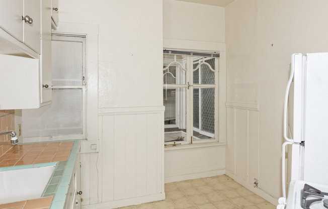 Studio, 1 bath, 400 sqft, $1,645, Unit 14