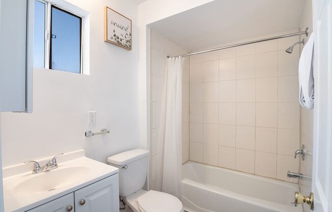Studio, 1 bath, 126 sqft, $1,237.5, Unit 124