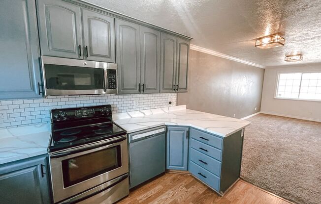 2 beds, 1 bath, $1,295