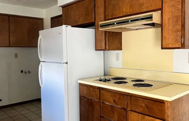 2 beds, 1 bath, $1,300