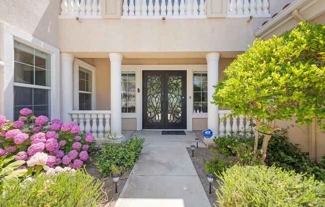 Exquisite Luxury Living in the Moorpark Country Club Estates