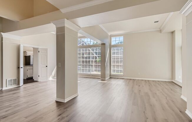 4BD/3BA HOME IN SHADY HOLLOW ON CUL-DE-SAC!