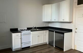 1 bed, 1 bath, $800, Unit 4