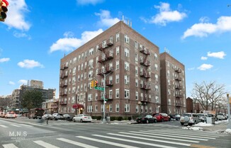 2 beds, 1 bath, $2,350, Unit C06