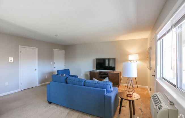 2 beds, 1 bath, $2,250, Unit 15-101