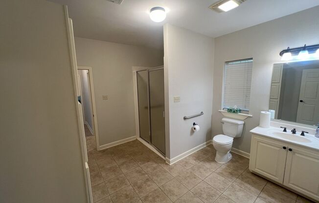 2 beds, 1 bath, $1,425