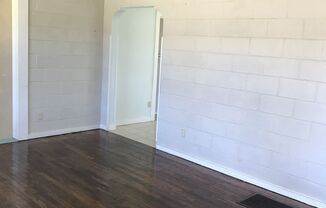 3 beds, 1 bath, $1,050