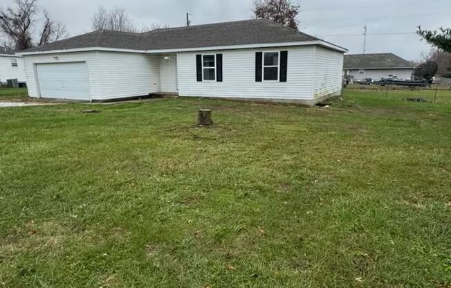 3 bedroom/2 bathroom/2 car garage