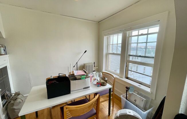 1 bed, 1 bath, $950, Unit 306