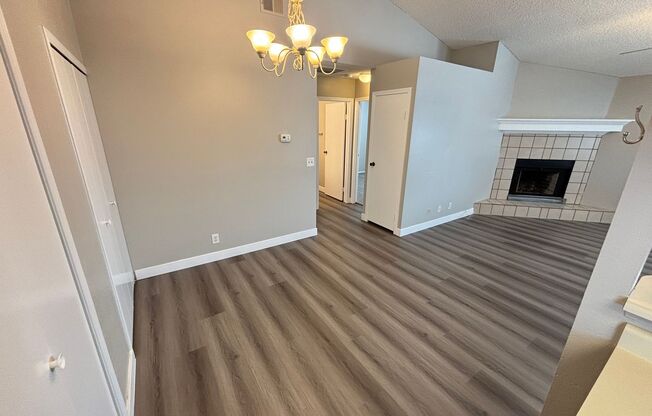 Charming 2Bed/1Bath 2nd Floor Condo located in Duck Creek Village