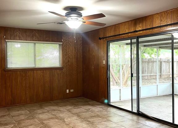 136 Valley Oak Dr