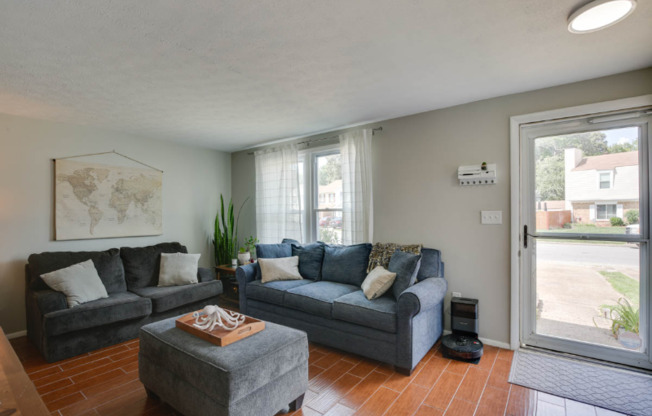 4635 GLANMIRE DR
