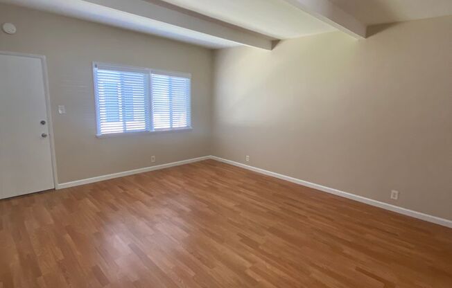 Studio, 1 bath, 408 sqft, $1,595, Unit 04