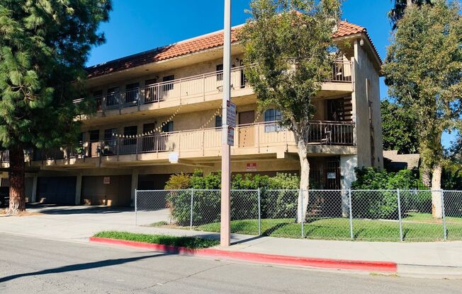 1202 N Van Ness