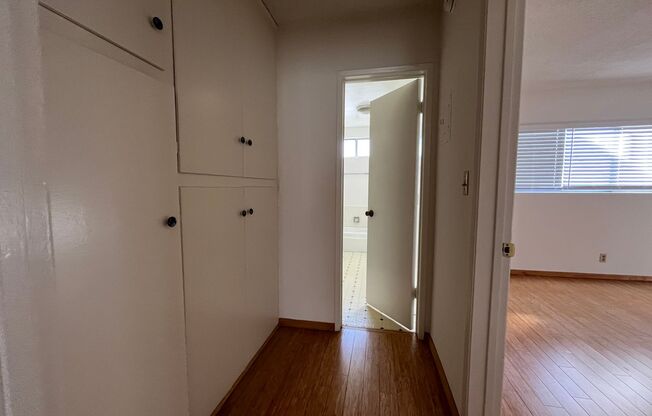 1 bed, 1 bath, $1,895, Unit Ogden 1135 Unit 08 ACTIVE