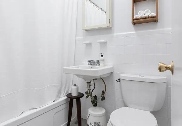 2 beds, 2 baths, $4,995, Unit 6LL