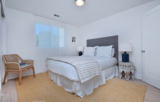 4641 CAHUENGA BLVD