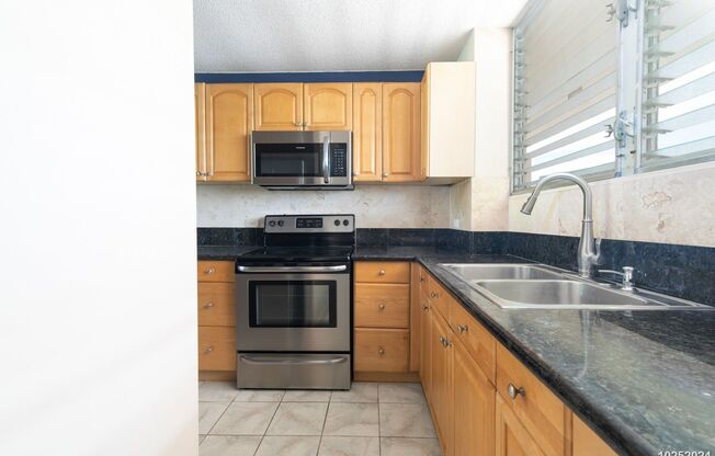 2 beds, 2 baths, $2,475, Unit Unit 506