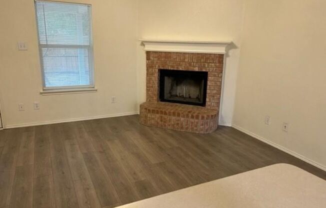 3 Bedroom, 2 Bathroom In Fort Worth