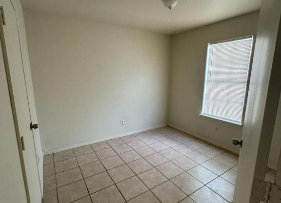 1405 DONALDSON AVE