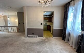 3 beds, 2 baths, $1,425, Unit 103