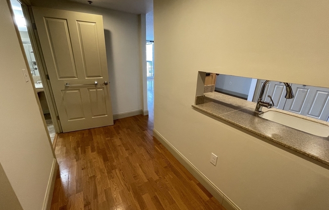 1 bed, 1 bath, 812 sqft, $3,400, Unit 1803