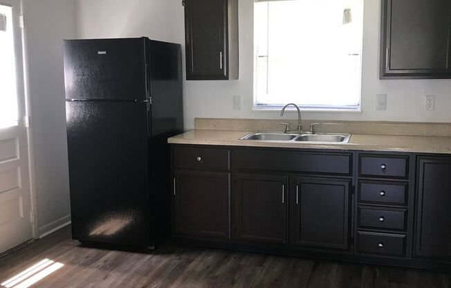 2 beds, 1 bath, 800 sqft, $1,295, Unit 905A