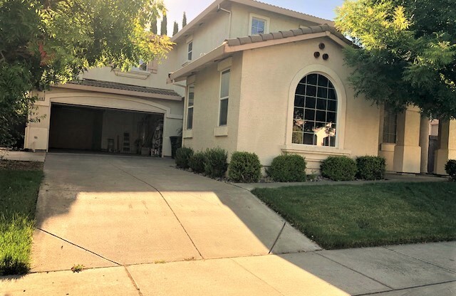 NOW AVAILABLE FOR IMMEDIATE MOVE IN.. FRESH & CLEAN 4 BED, 3 BATHS, 2 CAR GARAGE IN NATOMAS PARK