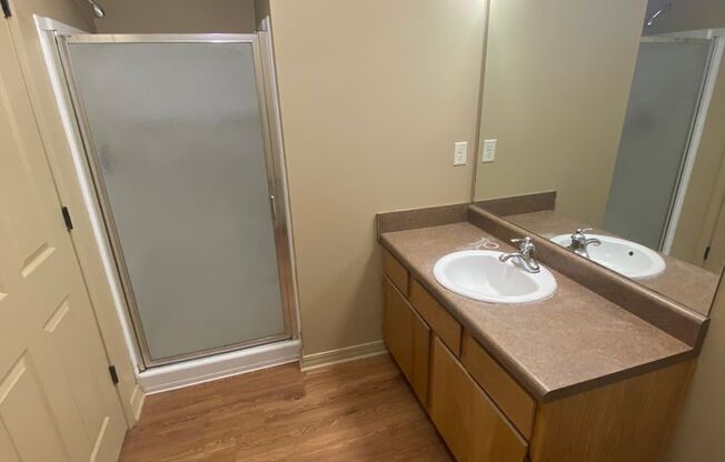 2 beds, 2 baths, 963 sqft, $876, Unit M11-H