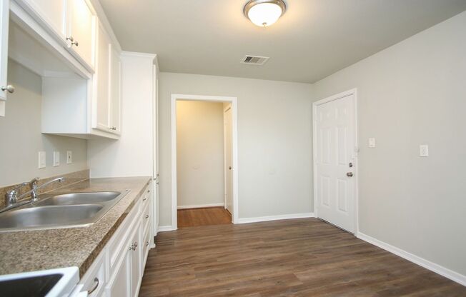 3 beds, 1 bath, $1,497