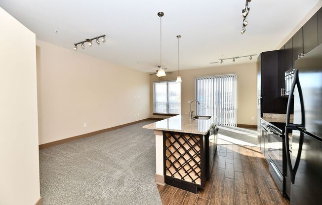 1 bed, 1 bath, 890 sqft, $1,399, Unit 881-405