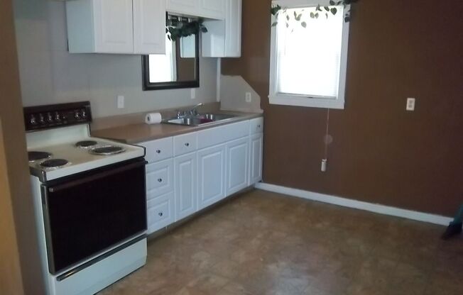 2 beds, 1 bath, $900