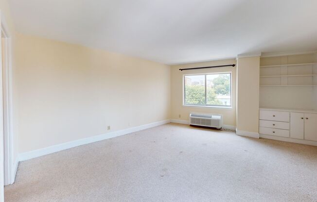 Large Studio Above the Heart of Dupont Circle